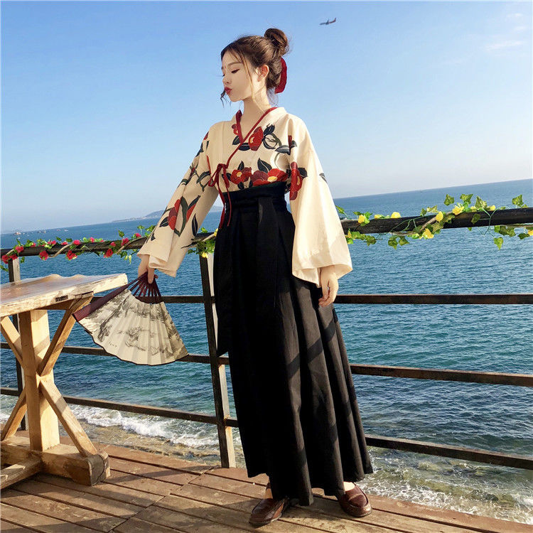 Kimono Estilo Hakama Largo de Sakura